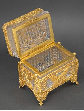 独角鹿西洋古董 19世纪末法国出品新艺术风格蝴蝶花叶主题铜鎏金精雕装饰水晶珍宝盒