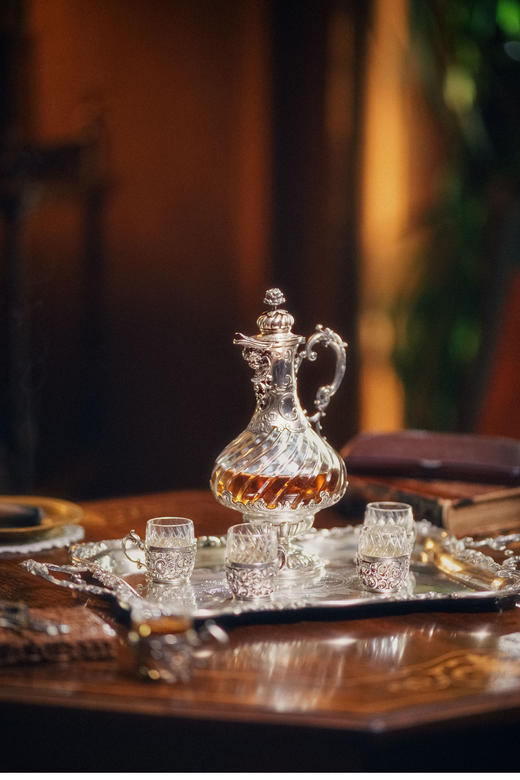 【已售】独角鹿西洋古董 1890年代德国出品洛可可风格花叶纹主题纯银精雕装饰水晶酒具套件 商品图0