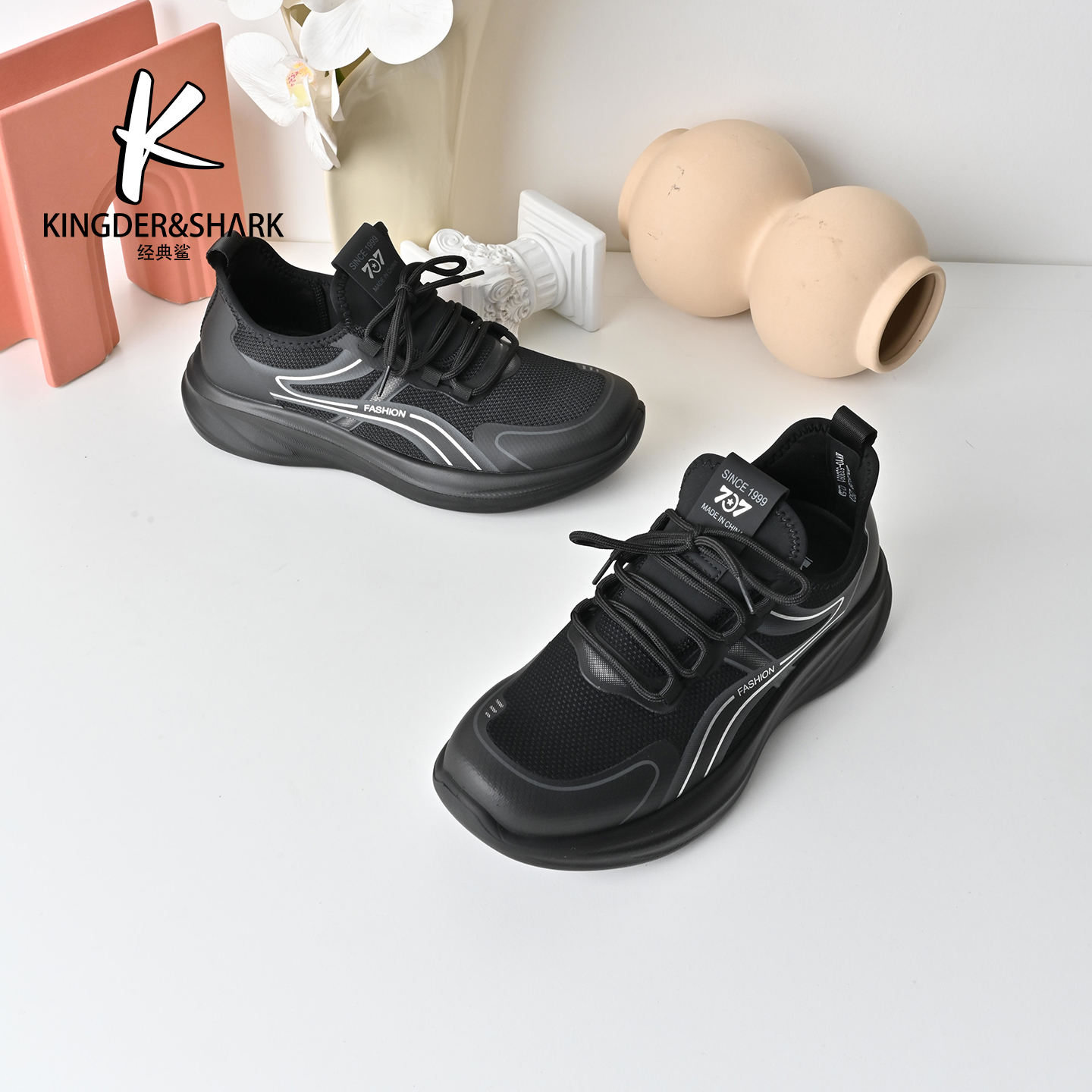 经典鲨2025秋季专柜新品男士百搭黑色透气舒适系带跑步休闲鞋KW10-533091
