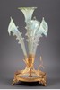独角鹿西洋古董 19世纪末法国出品新艺术风格铜鎏金底座装饰马蹄莲造型绿色欧泊水晶花瓶/中央摆件 商品缩略图0