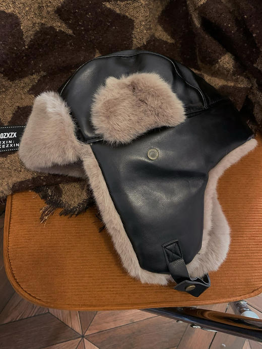 【抵御寒潮❗️麂皮绒雷锋帽】显脸小+护耳双重加厚，柔软麂皮绒材质，触感细腻，亲肤舒适，骑车滑雪防寒全搞定，秋冬季显脸小护耳经典加厚骑车滑雪防寒雷锋帽QQ 商品图8