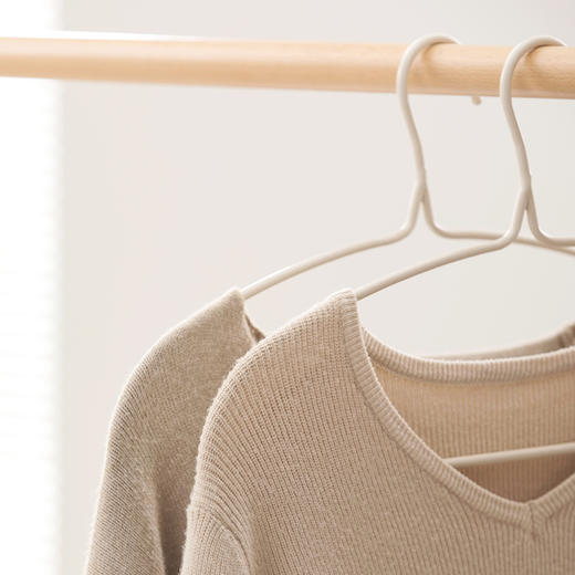 【茶花】浸粉加粗护肩无痕衣架8只 商品图4