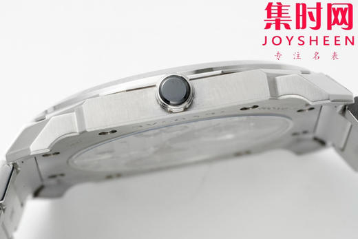 BV宝格丽Octo Finissimo是OCTO系列男士腕表中非常受欢迎的表款，以超薄而闻名 商品图4