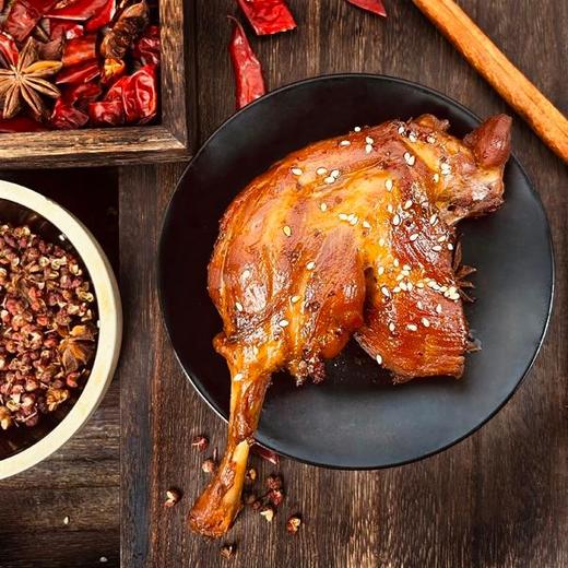 【上新】七年五季去皮香辣手撕鸭腿   开袋即食  100g/个 商品图1