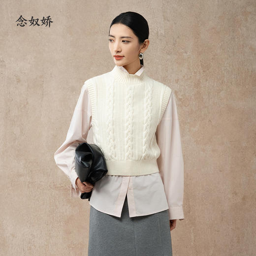 【商场款】CNI5972 “ 扭花马甲 ” 纯净的奶酪白 半高领毛织马甲 有调性高颜值叠穿好看 商品图6
