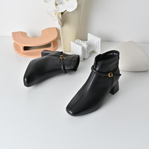 经典鲨2025冬季专柜新品羊皮革时尚小方头加绒加厚通勤中粗跟短靴KD29-558061 商品图3