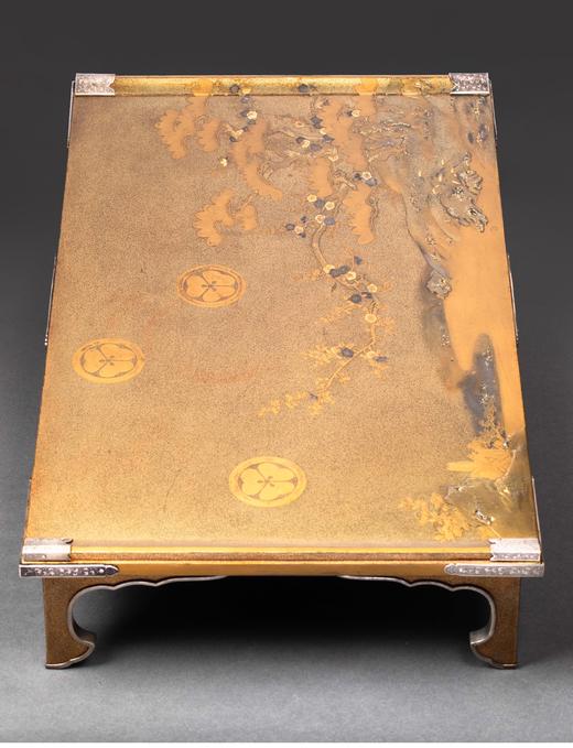 独角鹿西洋古董 19世纪日本明治时期出品湖畔松梅主题金漆莳绘写字台 商品图4