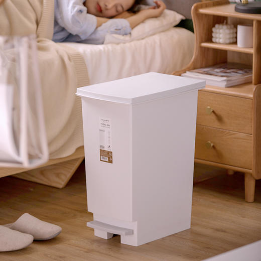 【茶花】洁纳大容量脚踏式厨房客厅垃圾桶15L 商品图5