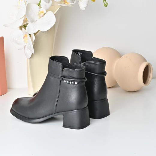 经典鲨2025年冬季专柜新款百搭圆头黑色加绒加厚中粗跟通勤短靴女KD29-558081 商品图2