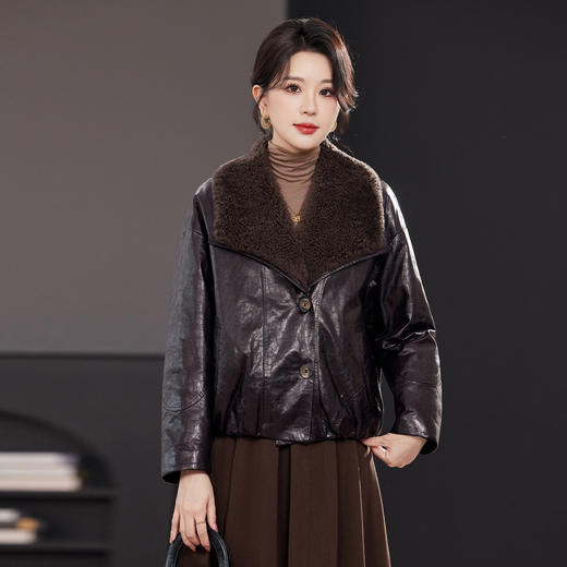 TC 223573羽绒服鹅绒外套绵羊皮羊羔毛大翻领短款休闲上衣 商品图1