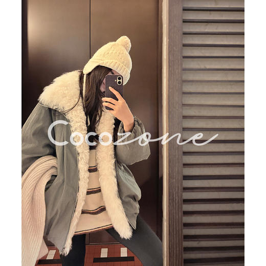 COCO ZONE 刘 一一“雪域外套”90鹅绒天丝混纺鹅绒服 CD2A2709 商品图0