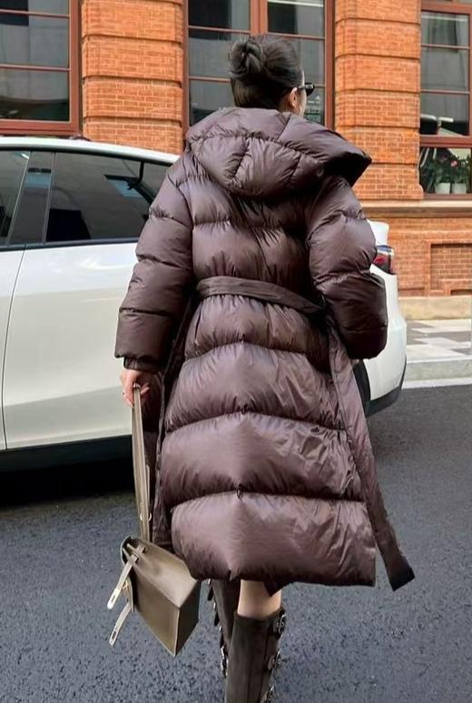女款连帽腰带长款羽绒服 商品图3