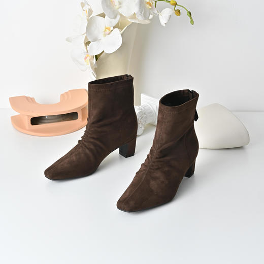 经典鲨2025年冬季专柜新款女小方头后拉链中粗跟加绒时装短靴KW359-558061 商品图2