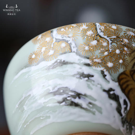 问鼎鼎峰柴窑天青观月杯（雪松卧虎） 商品图5