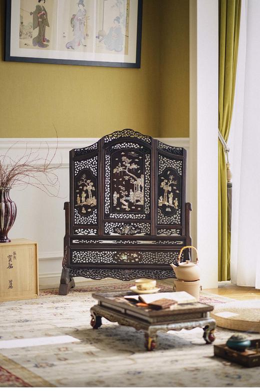 独角鹿西洋古董 1890年代亚洲出品花叶纹胡桃木镂雕装饰东方人物主题螺钿镶嵌屏风 商品图0