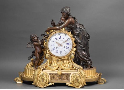 独角鹿西洋古董 19世纪法国出品卷叶纹铜鎏金精雕镶嵌神话人物主题青铜雕像装饰座钟烛台三件套 商品图1