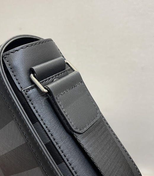 就一批bur原单真皮男士单肩包102704 商品图8