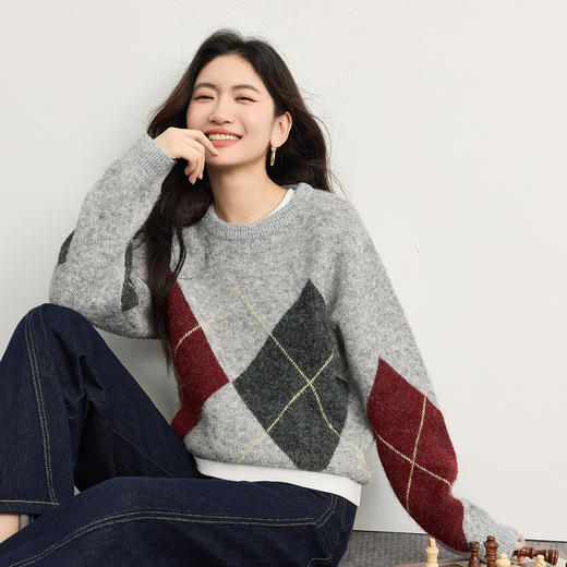 【年货节】熙世界撞色菱格毛衣慵懒高级感套头圆领羊毛针织衫女2025冬季新款 商品图4