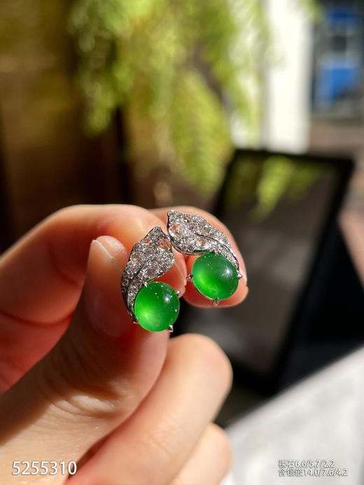 5255310，蛋面耳钉。具体价格微信咨询 商品图0
