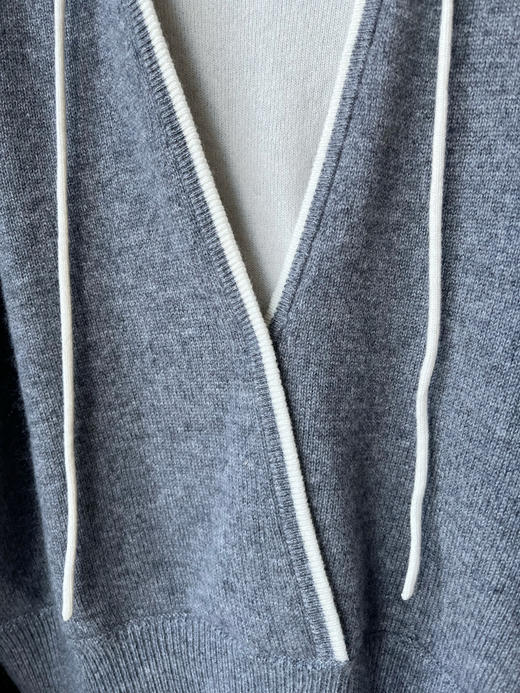 【减龄滤镜】噢蜜ooomeooo假两件戴帽羊绒衫 商品图6