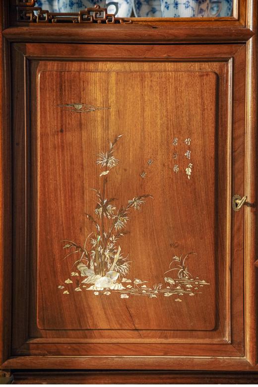 【已售】独角鹿西洋古董 19世纪中国出品祥云镂雕装饰东方花叶主题螺钿镶嵌多宝阁 商品图4