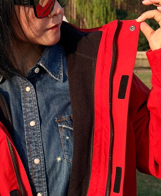 【明天中午12：00截单下架】新款升级可拆卸三合一冲锋衣 男女款可选  防风防水外套,防水指数10000+   冬季加绒加厚 透湿指数7000+多种颜色，纯色+拼接，可任选！ 商品图9