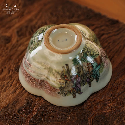 问鼎鼎峰系列天青老款大梅花杯（三顾茅庐） 商品图4