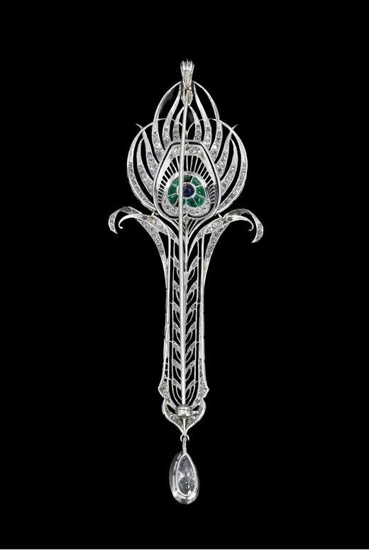 独角鹿西洋古董 1915年代法国出品装饰艺术风格孔雀羽毛造型铂金镶嵌祖母绿蓝宝石及钻石胸针 商品图3