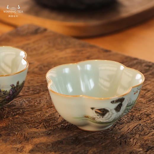 问鼎鼎峰系列天青老款大梅花杯（猫趣） 商品图3