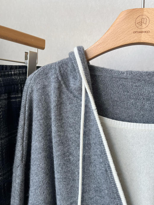 【减龄滤镜】噢蜜ooomeooo假两件戴帽羊绒衫 商品图7