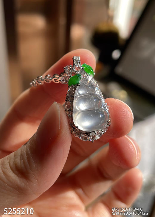 5255210，福豆吊坠。具体价格微信咨询 商品图0