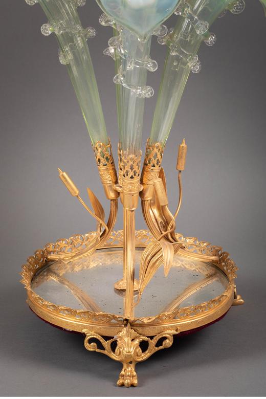 独角鹿西洋古董 19世纪末法国出品新艺术风格铜鎏金底座装饰马蹄莲造型绿色欧泊水晶花瓶/中央摆件 商品图4