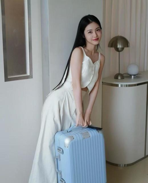 日默瓦 HYBRID 经典条纹百搭 PC 拉杆箱 21寸 男女同款情侣款 天空蓝（GD*MM） 商品图1