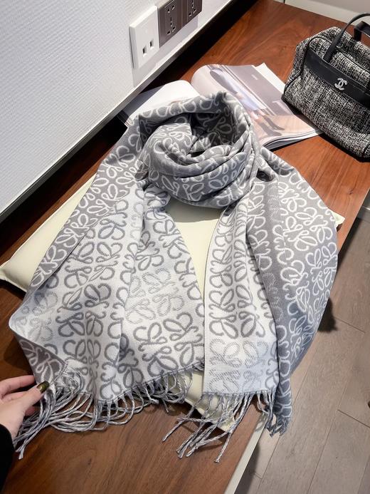 G608 Lo#ewe双面羊绒围巾 商品图0