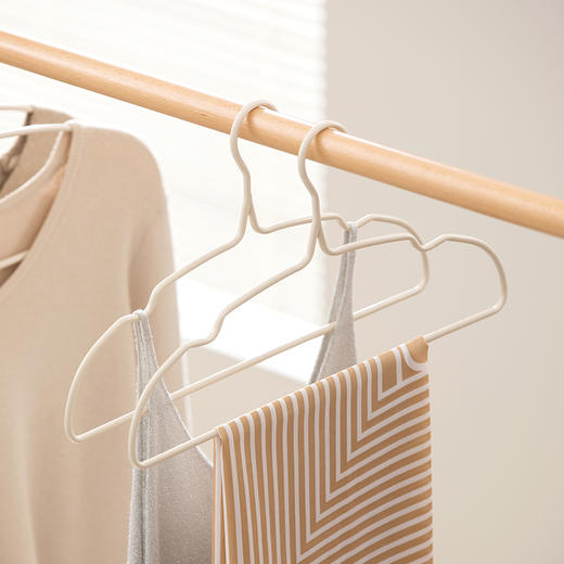 【茶花】浸粉加粗护肩无痕衣架8只 商品图3