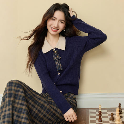 【年终特卖】熙世界MIU系学院风套装秋冬撞色翻领针织毛衣格纹半身裙两件套 商品图4