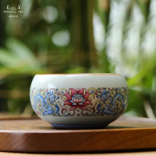 问鼎汝瓷月白老款禅定杯（珐琅彩富贵螭龙） 商品图0