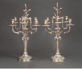 独角鹿西洋古董 19世纪法国出品路易十五风格玫瑰花叶主题镀银精雕六枝头烛台一对