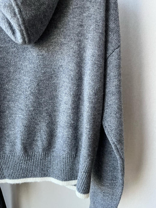 【减龄滤镜】噢蜜ooomeooo假两件戴帽羊绒衫 商品图10