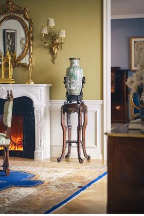 【已售】独角鹿西洋古董 19世纪末法国出品东方风格瑞兽吉花主题铜鎏金精雕装饰祥纹镂雕双层小圆几