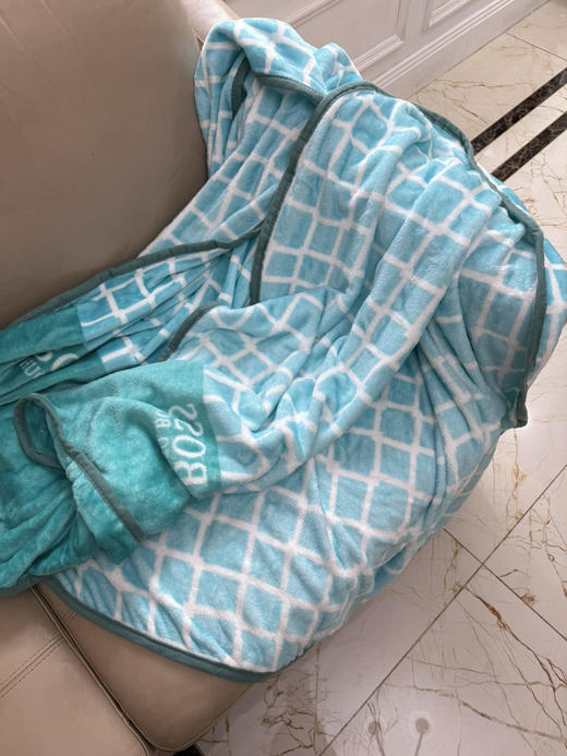 1028-5 百分百圆正 全套包装 BS MASH丝柔毯 休闲毯 炒鸡亲肤细腻软糯柔滑 150*200cm 约720g 商品图9