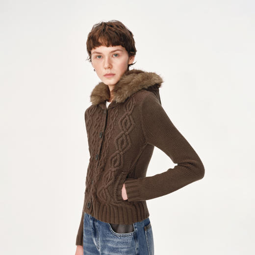 NUTH可拆卸毛领连帽修身短款麻花针织开衫外套女 棕色（发货时间同步天猫） 商品图3