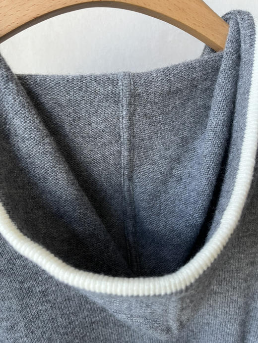 【减龄滤镜】噢蜜ooomeooo假两件戴帽羊绒衫 商品图11