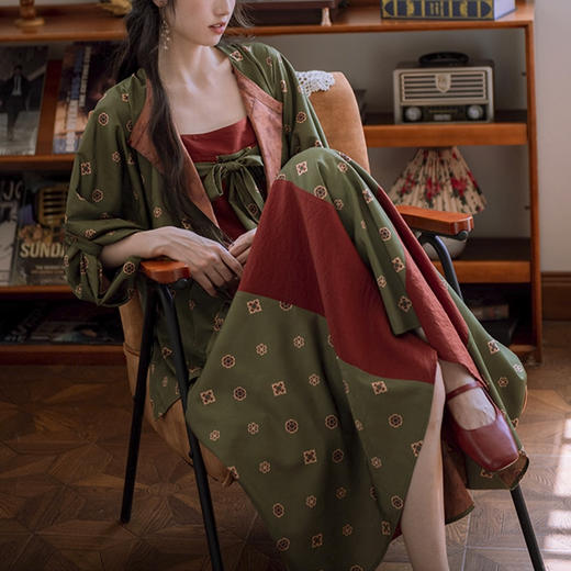 裁缝学苑AS588两面穿唐风圆领袍纸样背带裙汉服外套打版裁剪图纸 商品图6