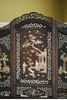 独角鹿西洋古董 1890年代亚洲出品花叶纹胡桃木镂雕装饰东方人物主题螺钿镶嵌屏风 商品缩略图4