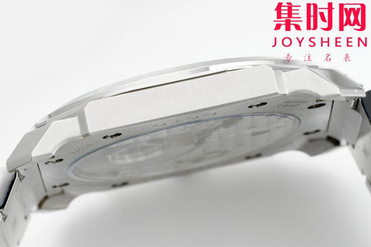 BV宝格丽Octo Finissimo是OCTO系列男士腕表中非常受欢迎的表款，以超薄而闻名 商品图5
