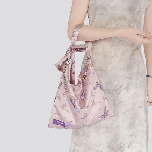 大英博物馆 博物志系列 新中式 蝴蝶提花单肩包-梦幻紫 商品图1