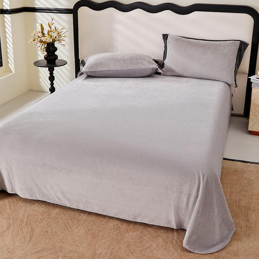 多喜爱 高克重锦绒保暖四件套 暖冬季节（灰/米）【450克暖绒】【平均升温7.8度】【抑菌防螨】【立体绣花】【双面绒感】 厚实温暖 柔软亲肤 商品图3