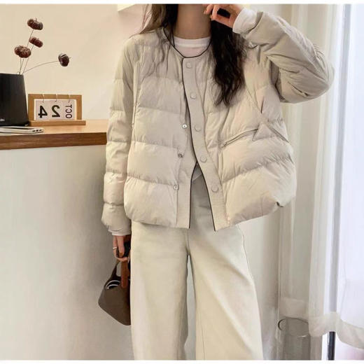 百媚生 圆领轻薄短款羽绒服女小个子保暖外套JF8811 商品图0