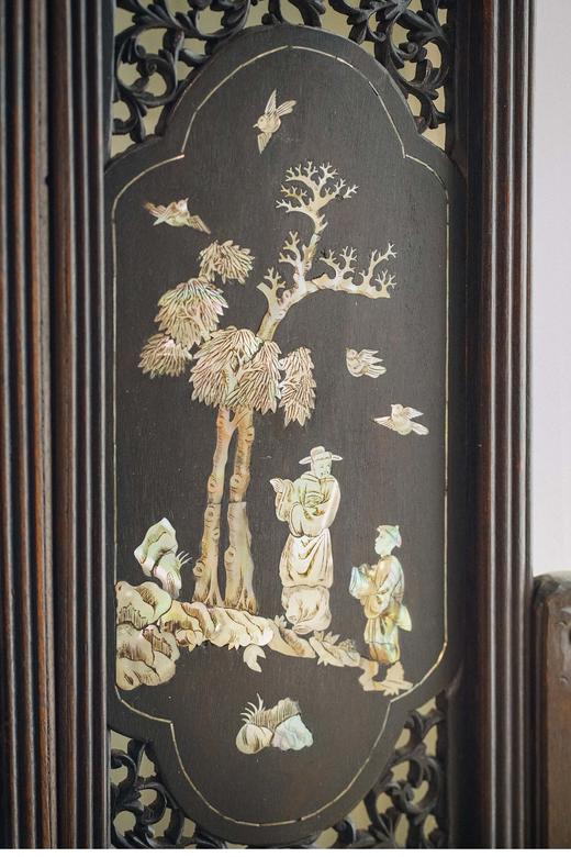 独角鹿西洋古董 1890年代亚洲出品花叶纹胡桃木镂雕装饰东方人物主题螺钿镶嵌屏风 商品图7